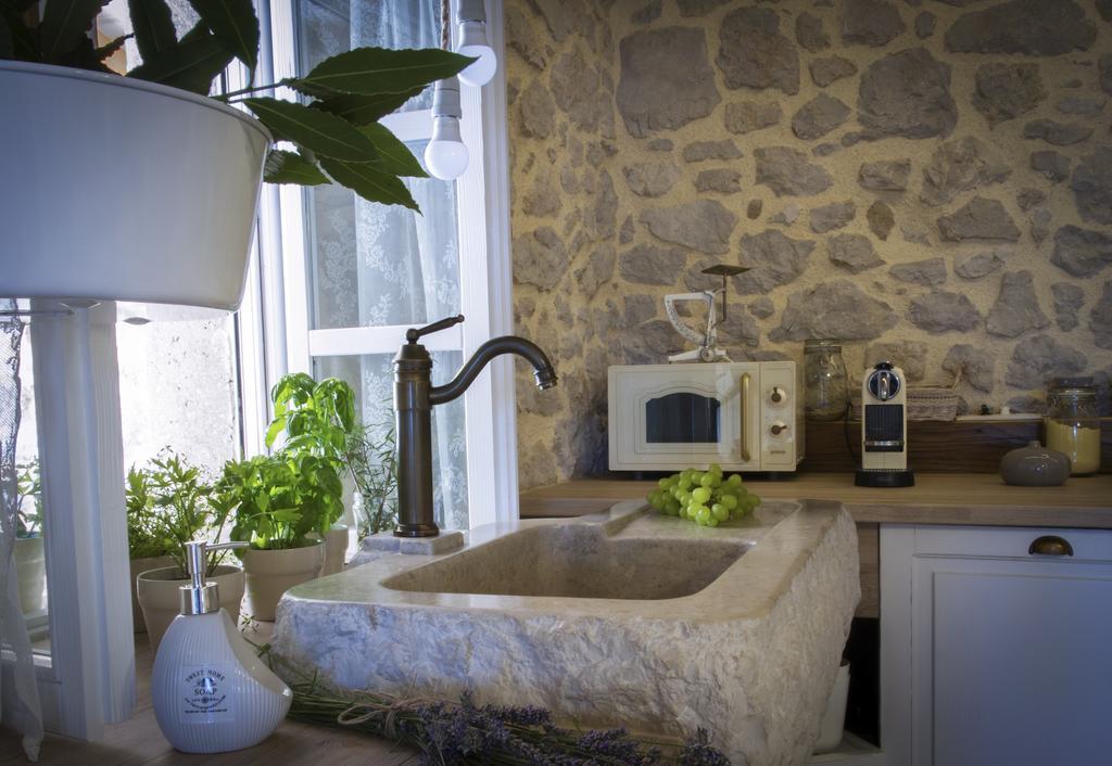 White Cottage Heritage House Čižići Exteriér fotografie