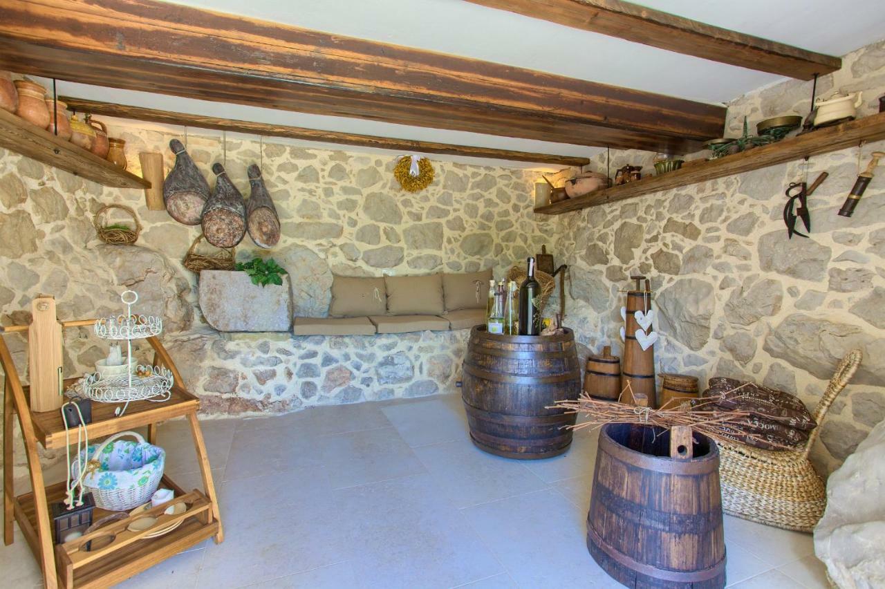 White Cottage Heritage House Čižići Exteriér fotografie