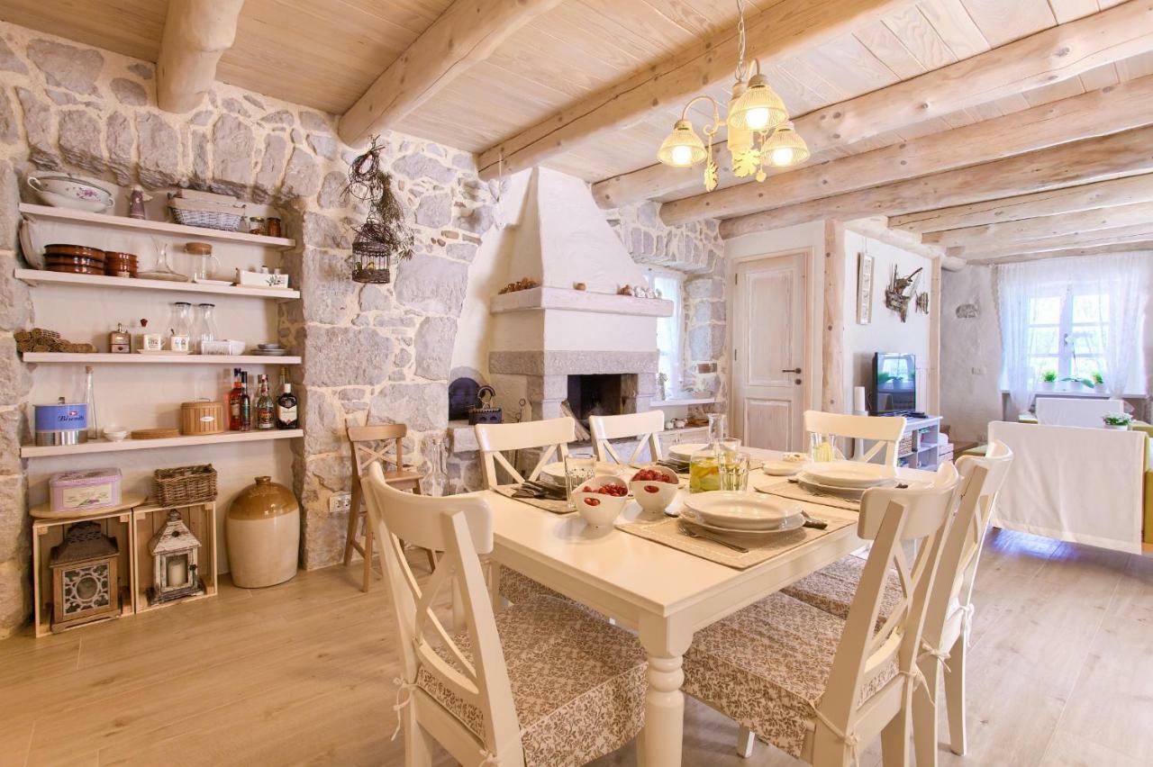 White Cottage Heritage House Čižići Exteriér fotografie