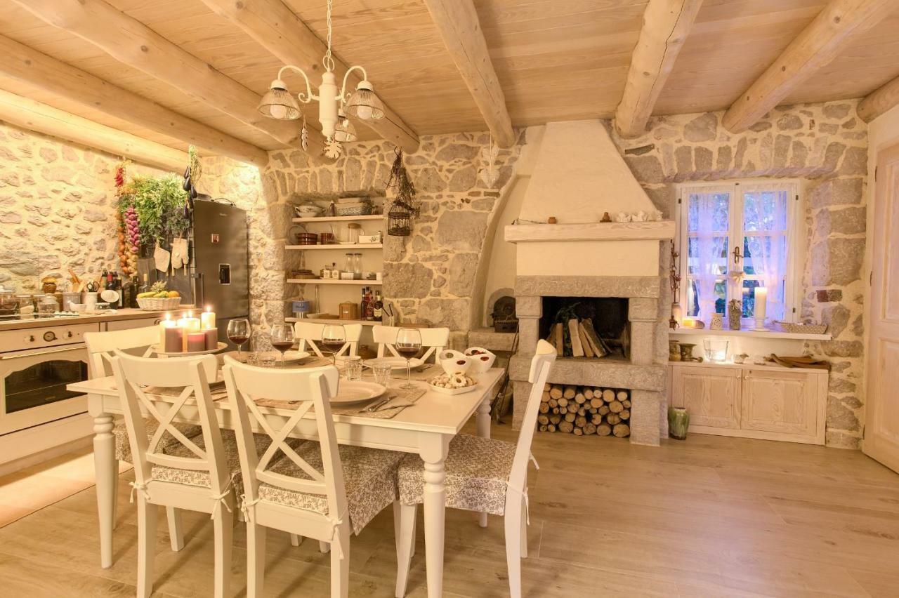 White Cottage Heritage House Čižići Exteriér fotografie